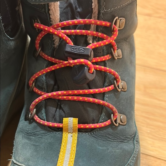 Keen Cozy Cream Fleece Lined Boots - Picture 4 of 6